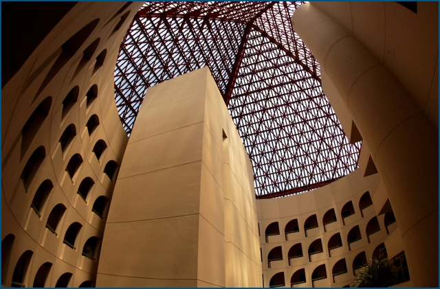 La voute de la pyramide dans l'Hotel Radisson Lyon