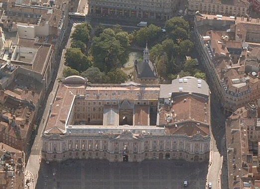 vue du Capitole à Toulouse